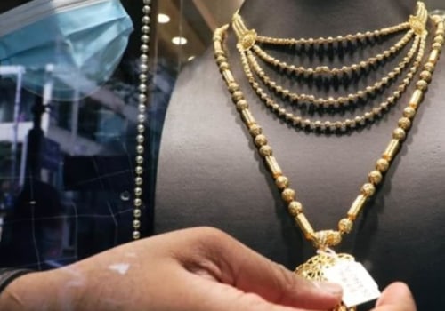 Which is better physical gold or digital gold?